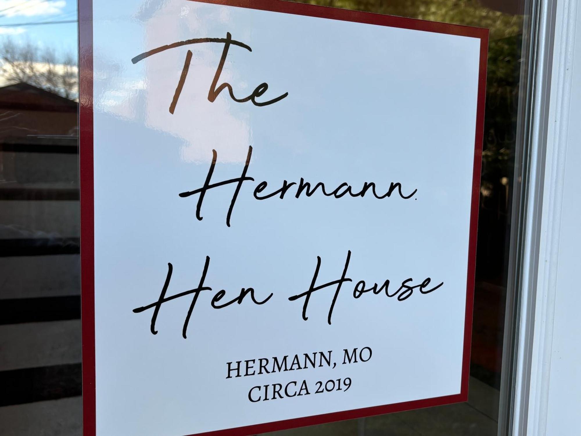 Hermann Crown Suites Экстерьер фото